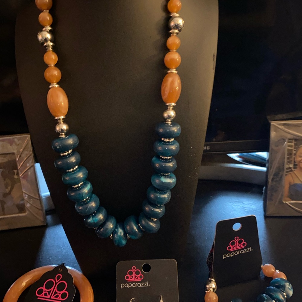 Paparazzi Teal and Gold Necklace Set